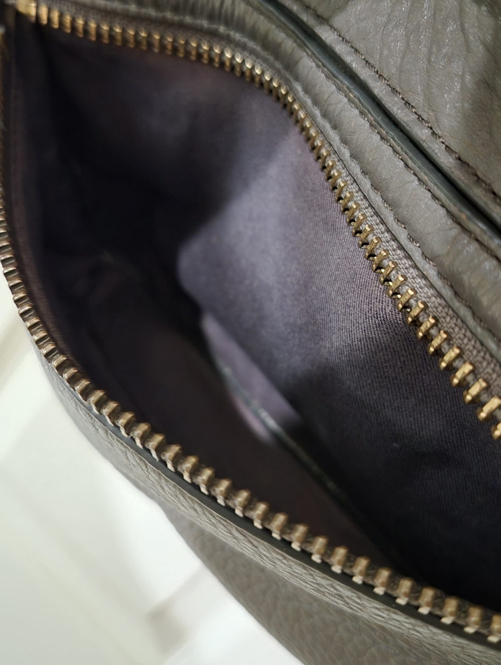 Fossil vintage gray leather shoulder hobo bag - Picture 7 of 16